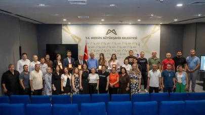Mersin’de görevde yükselen personele plaket ve teşekkür belgesi