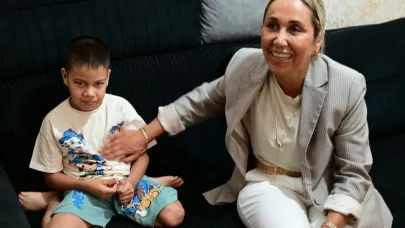 Hastalığına teşhis konulamayan Mert'in yürüyebilmesi için tedaviye başlandı