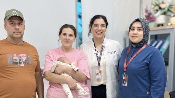 Riskli gebeliği bulunan anne sağlıklı şekilde bebeğini dünyaya getirdi