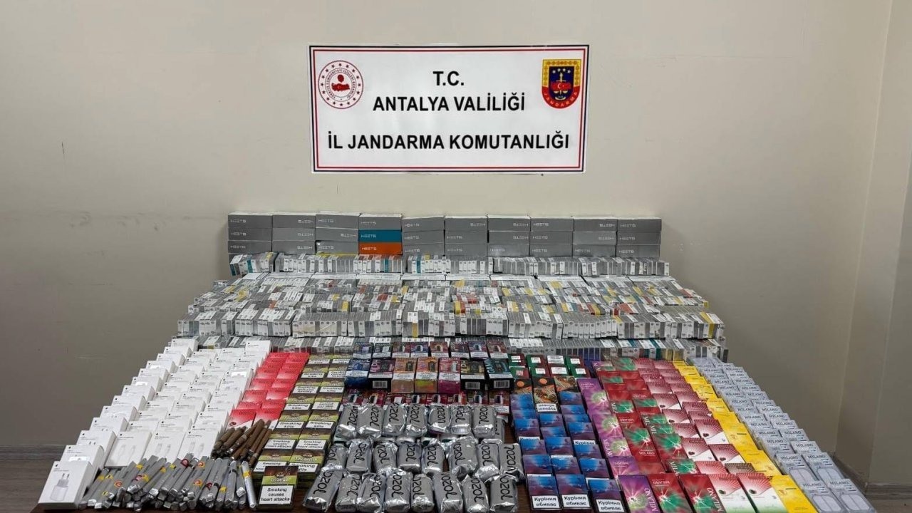 Kemer'de kaçak sigara operasyonu