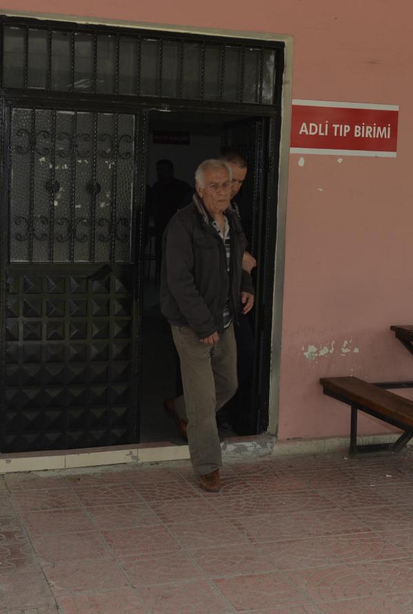 73 Yaşındaki Baba, 40 Yaşındaki Kızını Bıçakladı