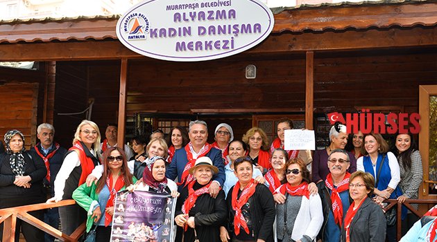 8 Mart için kadınlar bir arada