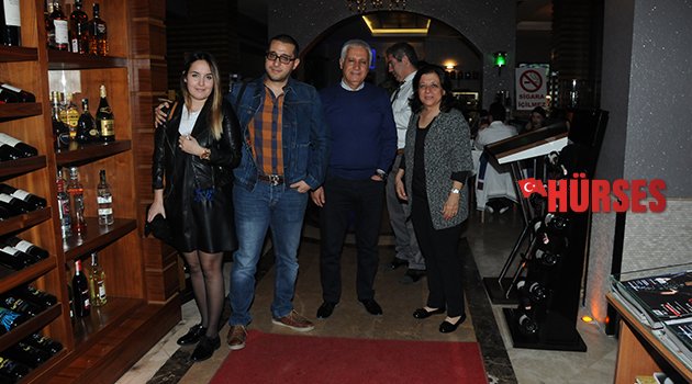 AİLESİYLE YEMEĞE ÇIKTI