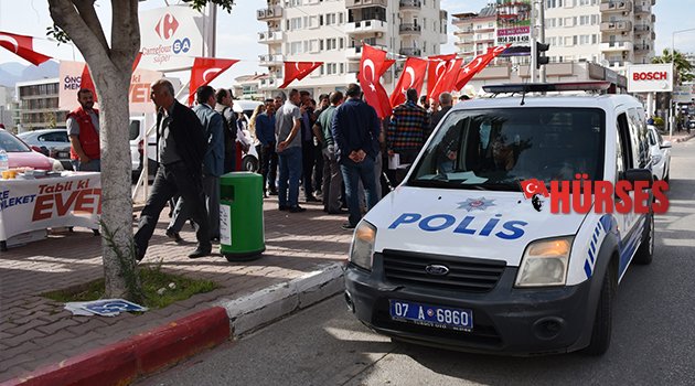 AK PARTİ STANDINA SALDIRI