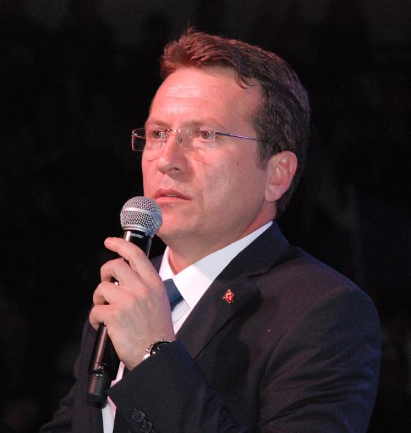 Ak Parti Uşak'ta, Milletvekili Adaylarını Kekilli Konseri İle Tanıttı