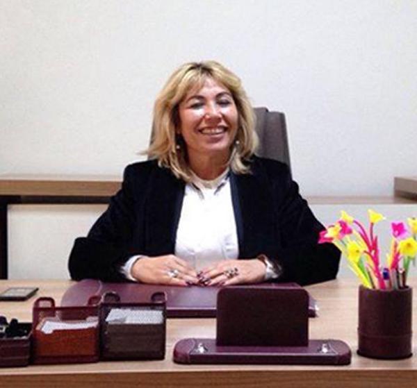 Ak Parti'nin Kongresine Katılan 'küpeci Müdür' Görevden Alındı