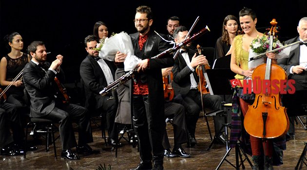 AKADEMİSYEN SOLİSTLER BÜYÜLEDİ