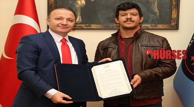 AKDENİZ ÜNİVERSİTESİ BİRİNCİLERİNE ÖDÜL