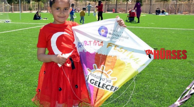 AKSEKİ'DE UÇURTMA ŞENLİĞİ