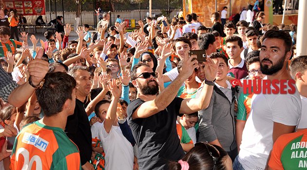 Alanyaspor öğrencilerle buluştu