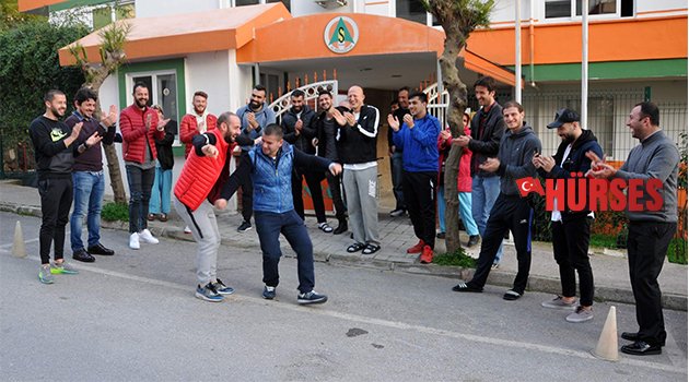 ALANYASPORLU FUTBOLCULAR ASKER UĞURLADI