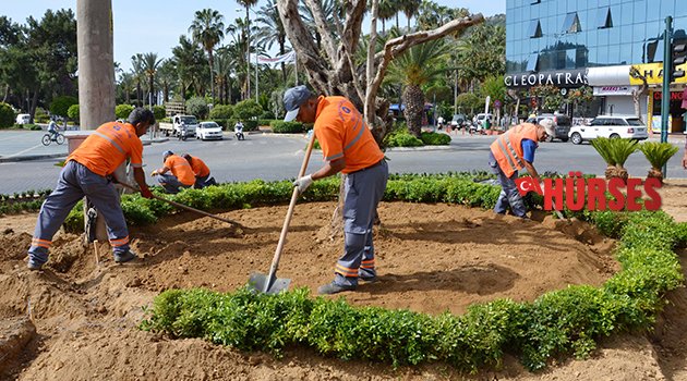 ALANYA'YA 250 BİN ÇİÇEK