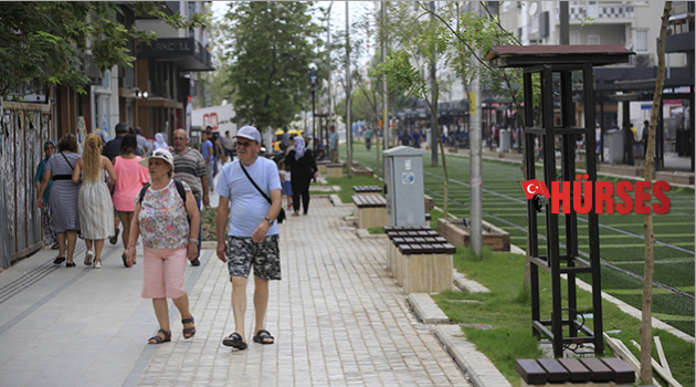 Ali Çetinkaya Caddesi ‘yemyeşil’