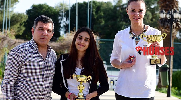 ALTIN İÇİN RAKET SALLADILAR