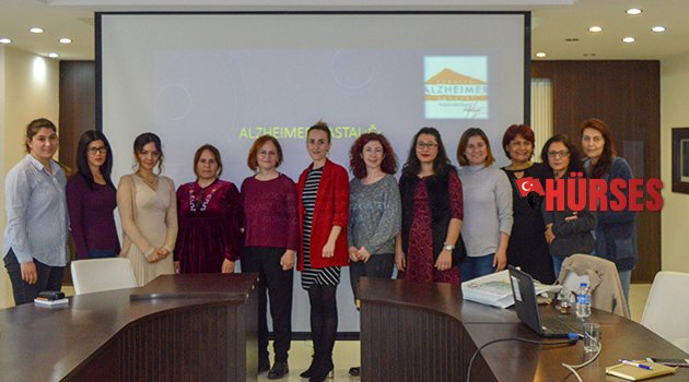 Alzheimer hasta yakınlarına danışma hattı kuruluyor