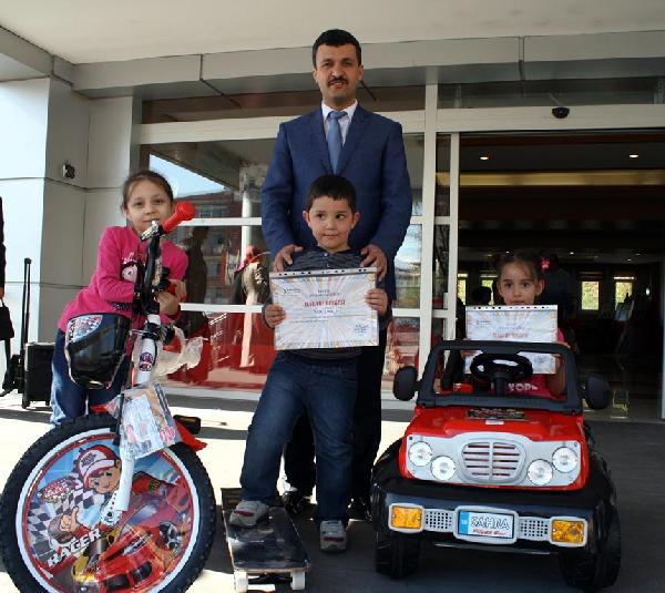 Anaokulu Öğrencileri, Boyama Şenliğinde Eğlendi