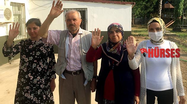 Anne ve baba, kızlarını böbrekleriyle hayata bağladı