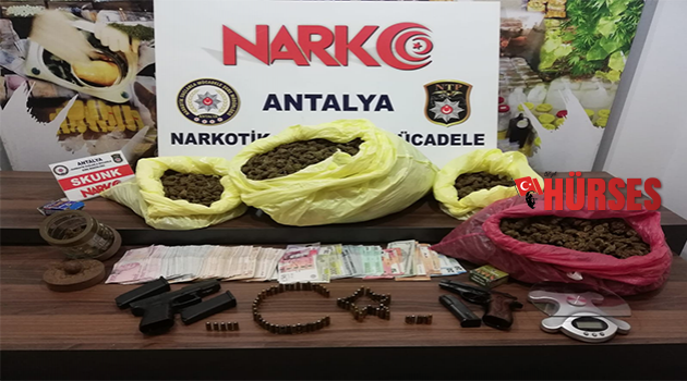 Antalya’da uyuşturucu operasyonu: 4 gözaltı
