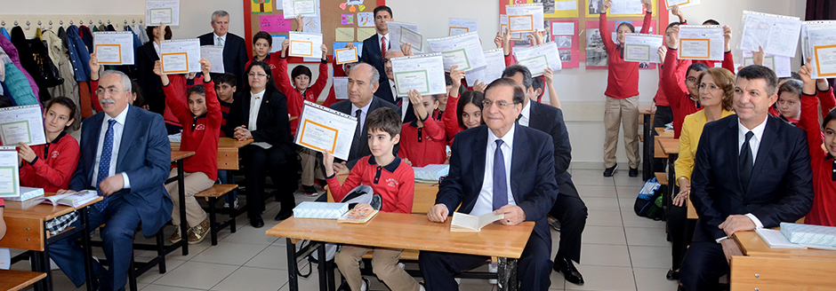 Antalya&#8217;da 422 Bin Öğrenci Karne Aldı