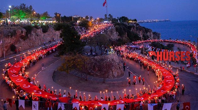 Antalya'da Gençlik Bayramı coşkusu