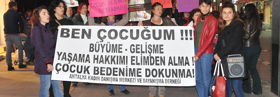 Antalya&#8217;da &#8217;kadın Cinayetleri&#8217; Ve &#8217;çocuk Gelin&#8217; Eylemi