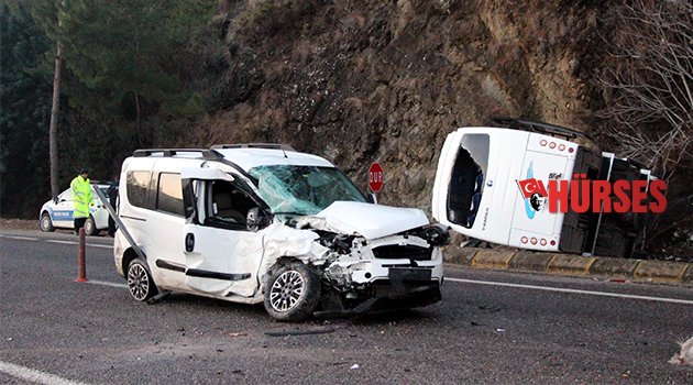 ANTALYA'DA OTEL SERVİSİ KAZA YAPTI: 16 YARALI