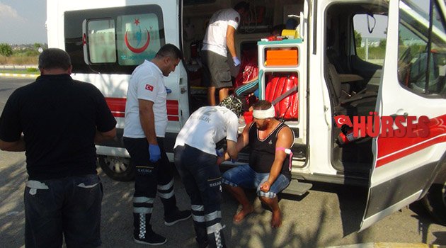 Antalya'da trafik  kazası: 3 yaralı