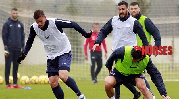 Antalyaspor yağmurda çalıştı