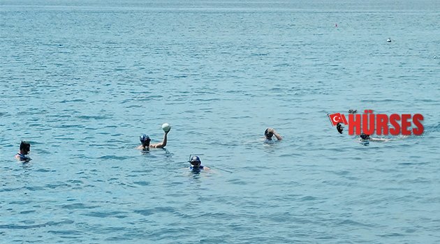 Antrenmanı Denizde yapıyorlar