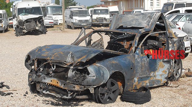 Araç yandı iki kişi öldü