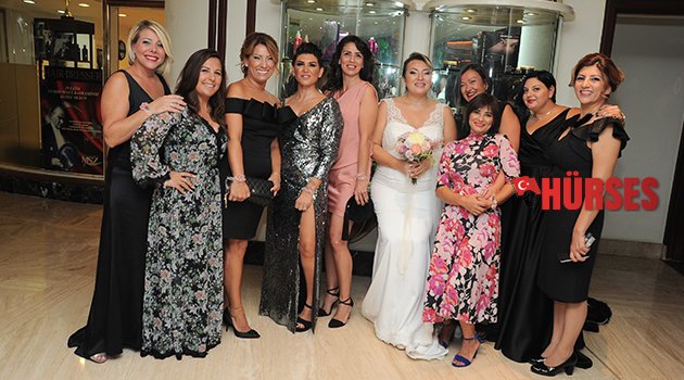 Arkadaşlıktan nikah masasına