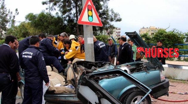 Aşırı hız kaza getirdi