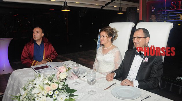 Aşklarını taçlandırdılar