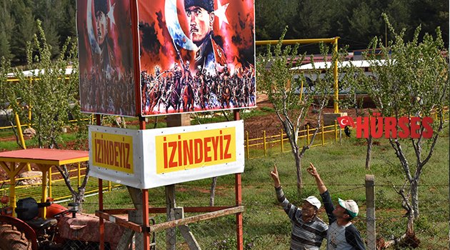 ATATÜRK SEVGİSİNİ PANODA ANLATTI