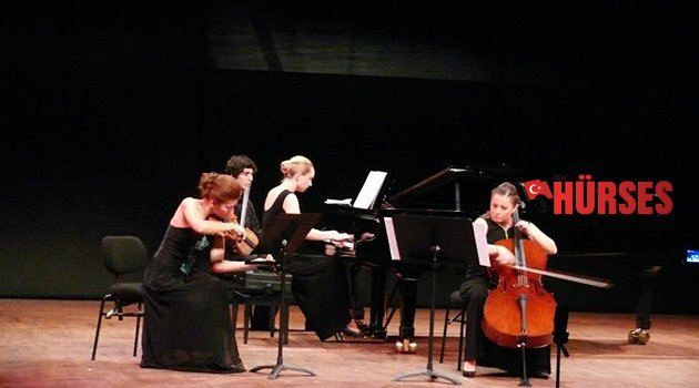 AÜ'DEN 'ODA MÜZİĞİ' ZİYAFETİ