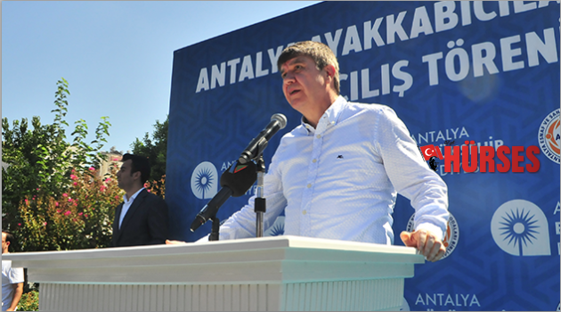 Ayakkabıcı esnafı, çarşısına kavuştu