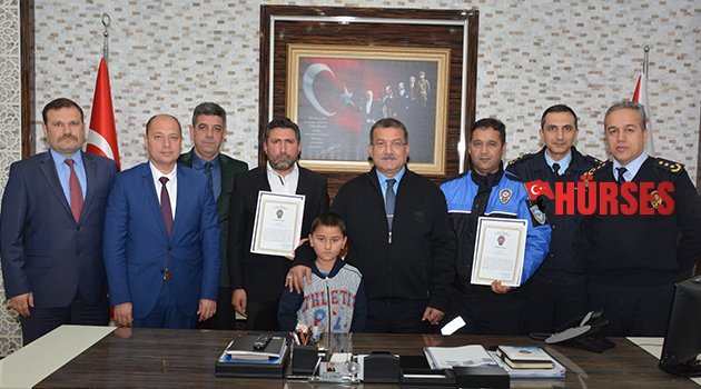 Ayın polislerine ödül