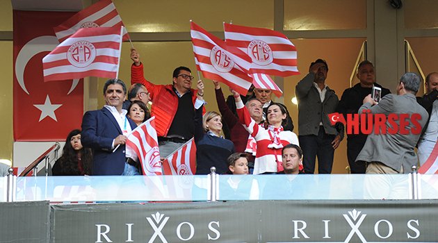 AYRI GAYRI İZLEDİLER
