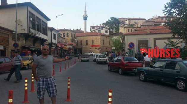 BAHTI AK YERİ YEŞİL GÖĞÜ MAVİ: BEYPAZARI