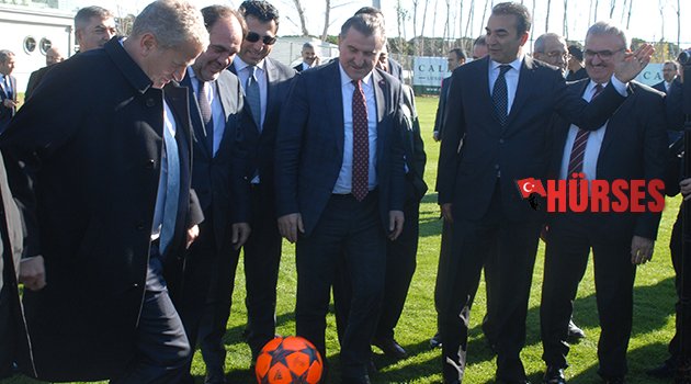 Bak: Spor turizmine yatırım yapmalıyız