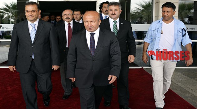 BAKAN ARZU'DAN ŞEHİT AİLESİNE ZİYARET