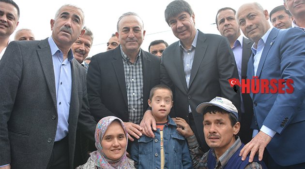 BAKAN ÇAVUŞOĞLU YÜREKLERE SU SERPTİ