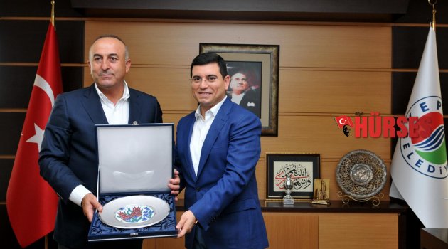BAKANLARDAN TÜTÜNCÜ’YE ÖVGÜ