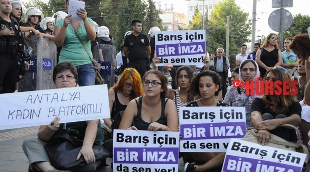 ‘BARIŞ İÇİN BİR İMZA DA SEN VER’
