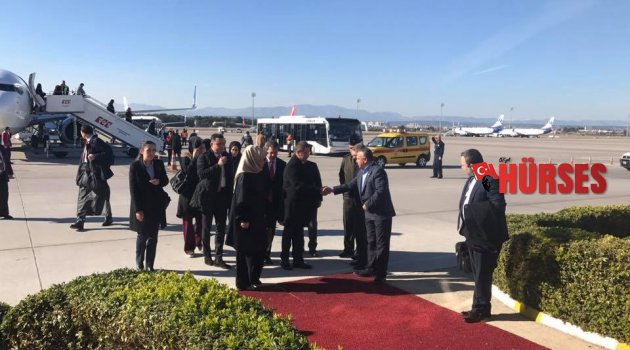 BAŞBAKAN YARDIMCISI CANİKLİ’Yİ KARŞILAMAYA KİMSE GELMEDİ