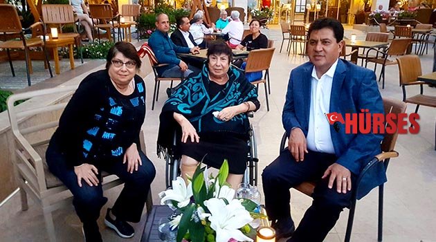 Başkan Gül'den anne Türel'e çiçekli kutlama