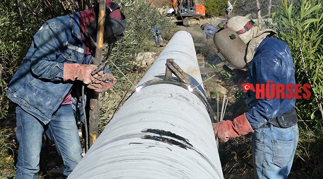BAŞKAN SÖZÜNÜ TUTTU ÇİFTÇİNİN YÜZÜ GÜLDÜ