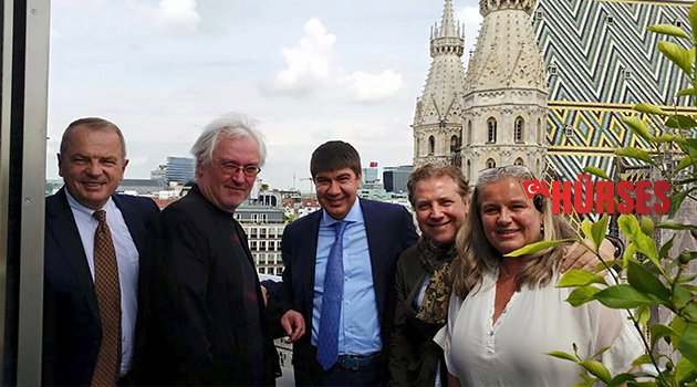 BAŞKAN TÜREL ANTALYA'YI ANLATTI