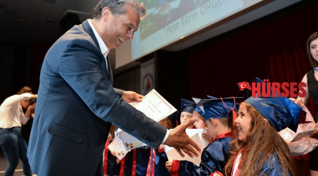 BAŞKAN UYSAL MEZUNİYET TÖRENİNDE