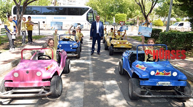 BAŞKAN UYSAL, TRAFİK DERSİNDE